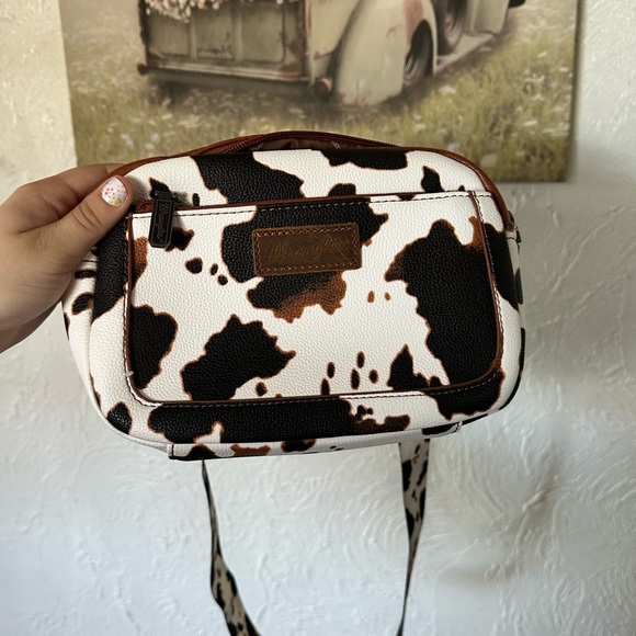 Wrangler Handbags - Wrangler Cowhide-Print Crossbody Bag in White, Black & Brown